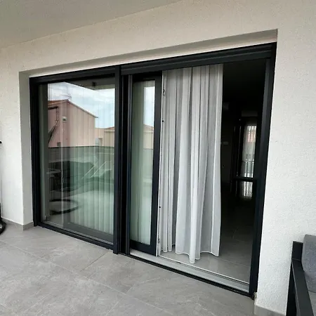 Emilija * تروغير